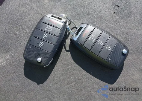 2017 Kia Soul z USA, uszkodzony, nr VIN KNDJN2A22H7442816